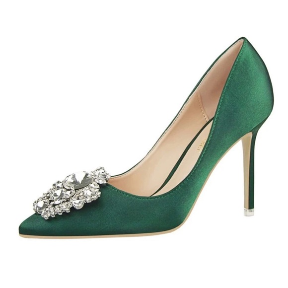 Green NWOT Rhinestone Stiletto Satin Heels holiday party - Picture 2 of 10